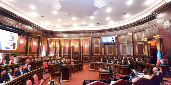 Ali Məhkəmə Plenumunun növbəti iclası keçirilib