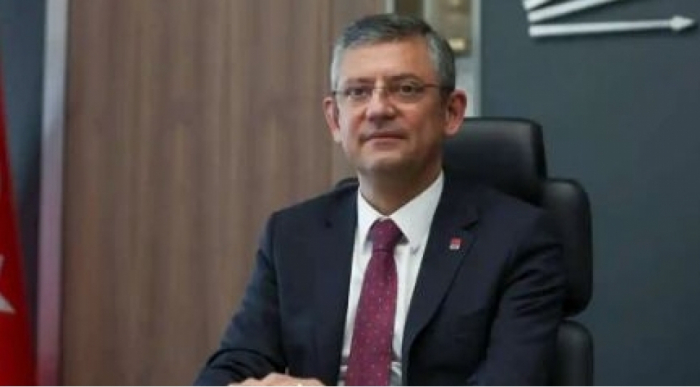 Özgür Özəl yenidən CHP-nin sədri seçilib  
