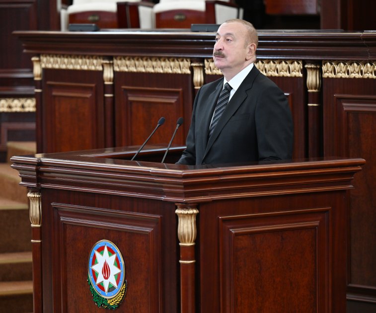     Ilham Aliyev:   In der jahrhundertealten Geschichte der aserbaidschanischen Staatlichkeit war Aserbaidschan noch nie so stark wie heute  