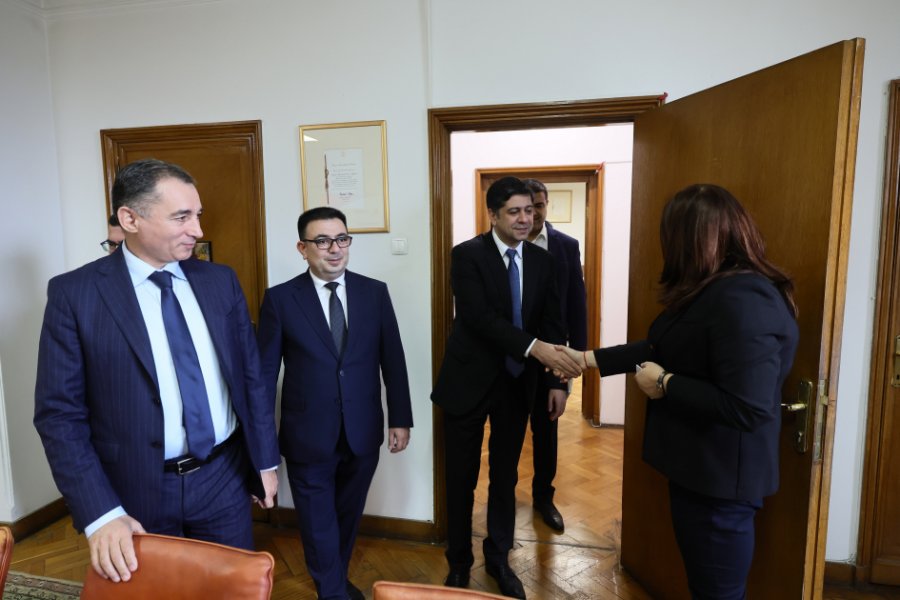 Azerbaijan, Romania explore enhancing partnerships between national news agencies
