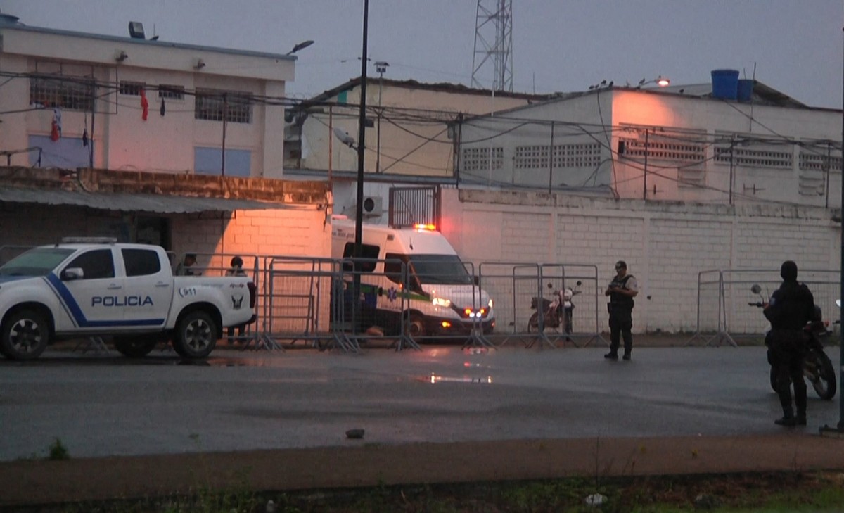Ecuador prison rioting causes at least 31 deaths