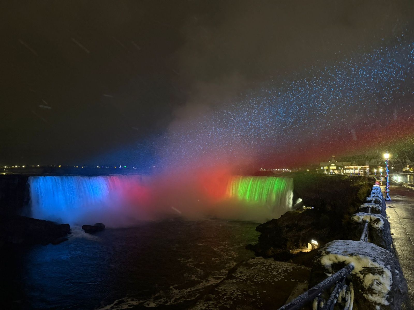  Niagara Falls glows with Azerbaijani flag colors on National Day&nbsp; 