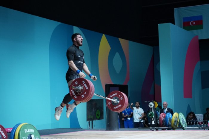 Azerbaijani weightlifter grabs two silvers at Islamic Solidarity Games