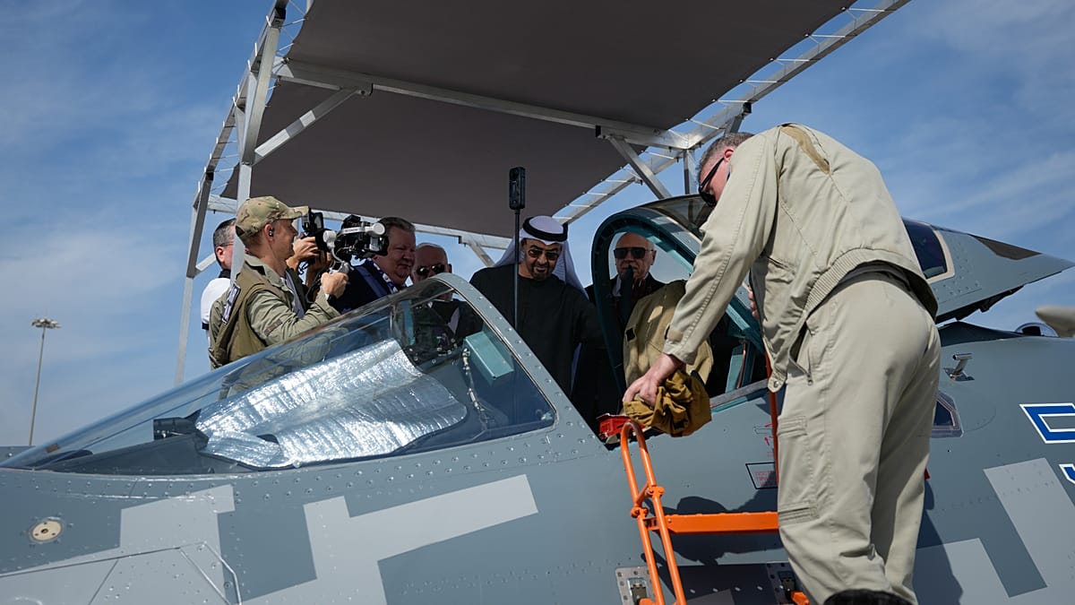   Dubai Airshow: Acrobatic aircraft perform aerial show as Russia participates in event -   NO COMMENT    