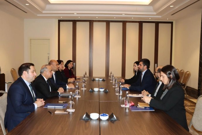   Im Parlament der OSZE fand ein Treffen zwischen den Delegationen Aserbaidschans und Armeniens statt  