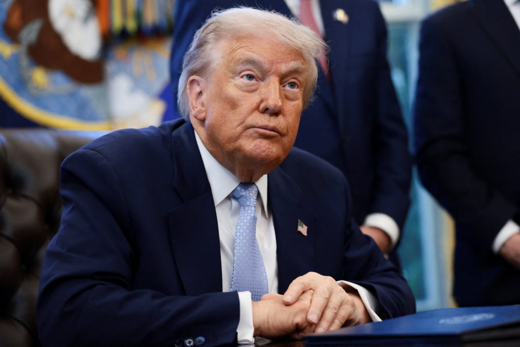   Trump hat ein Gesetz zur Offenlegung von Material im Zusammenhang mit dem Fall Epstein unterzeichnet  