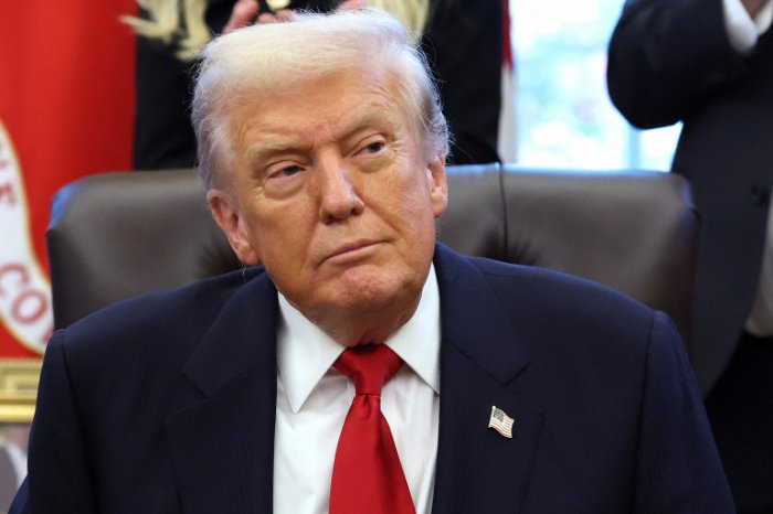 Trump soutient finalement le vote de la Chambre sur la publication du dossier Epstein