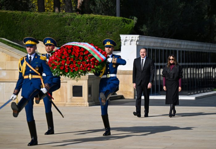  Azerbaijani President and First Lady pay tribute to memory of martyrs - PHOTOS