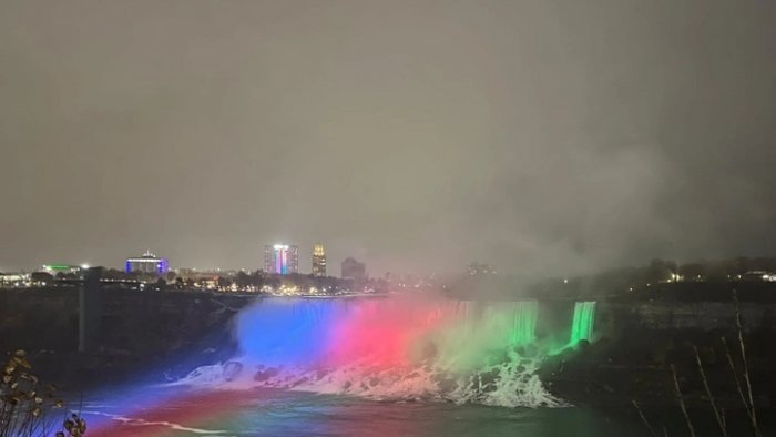  Niagara Falls illuminated in colors of Azerbaijani flag -  VIDEO  