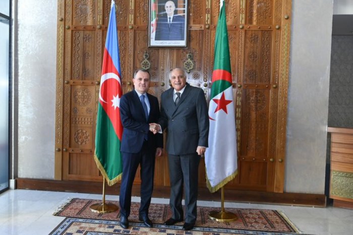 Ceyhun Bayramov əlcəzairli həmkarı ilə görüşüb |  YENİLƏNİB 