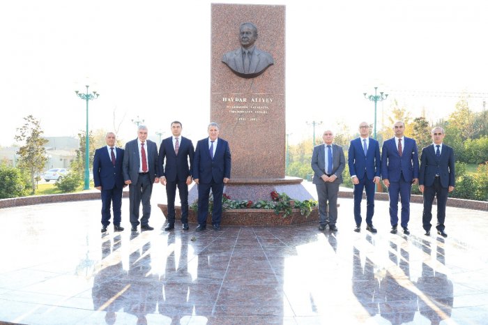 Daşkənddə Ümummilli Liderin abidəsi ziyarət olunub |    FOTOLAR   