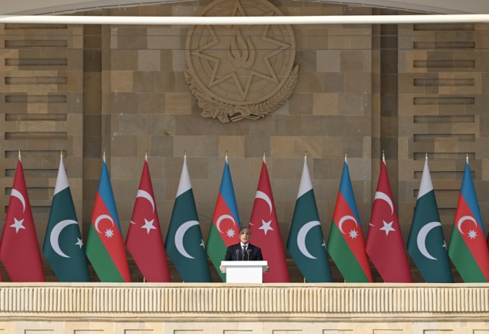 Muhammad Shehbaz Sharif: Azerbaijan