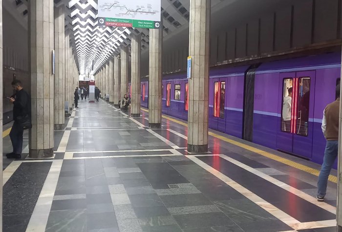   Bakı metrosu Zəfər Günündə gücləndirilmiş rejimdə çalışacaq  
   