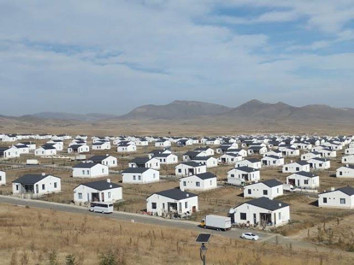 Ağdamın Xıdırlı kəndində daha 15 ailəyə ev verilib