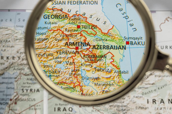       Just Security:    "Azərbaycan logistik mərkəzə çevrilir"   