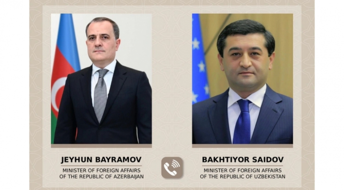 Ceyhun Bayramov özbəkistanlı həmkarı ilə müzakirə edib  
