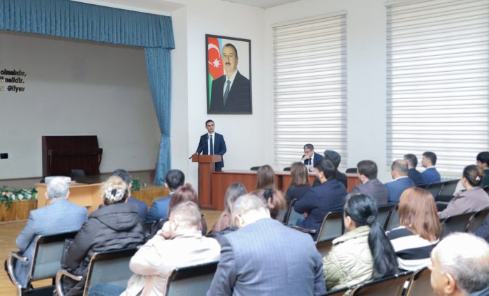 İstehlak bazarındakı sahibkarlarla görüş keçirilib