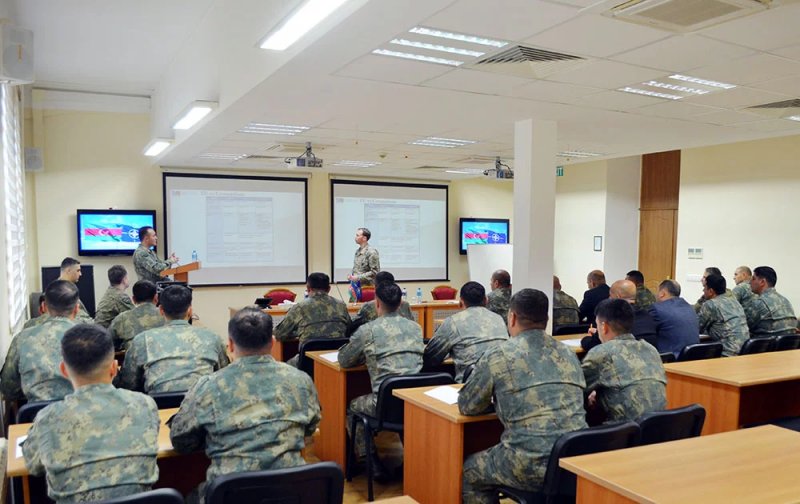   NATO mobile training team holds seminar in Baku  