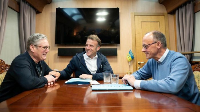 Merts, Starmer və Makron Londonda Ukrayna üzrə məsləhətləşmələrə qatılacaq