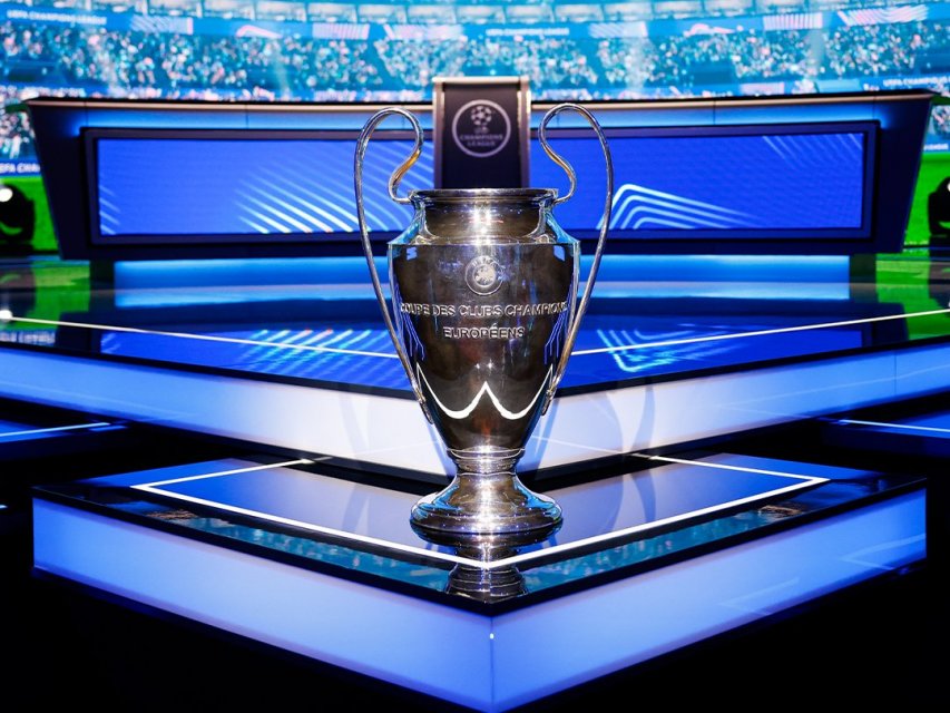   Ajax besiegt Qarabağ in der UEFA Champions League  