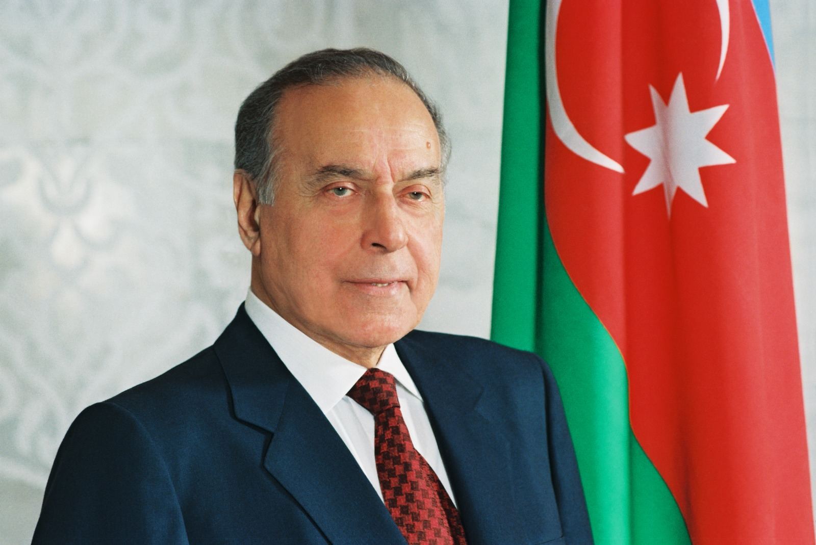   22 Jahre vergehen seit dem Todestag von Nationalleader Heydar Aliyev  