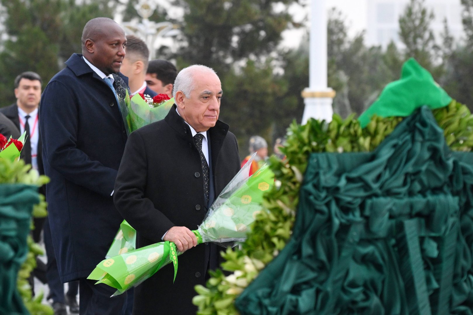   Azerbaijani PM visits Monument of Neutrality in Turkmenistan