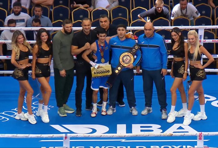 Azerbaijani boxer becomes world champion at age 19