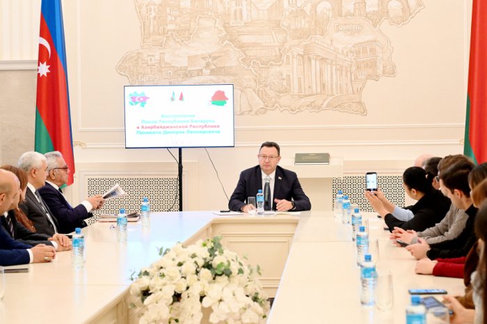 Belarusian ambassador to Azerbaijan meets with media representatives