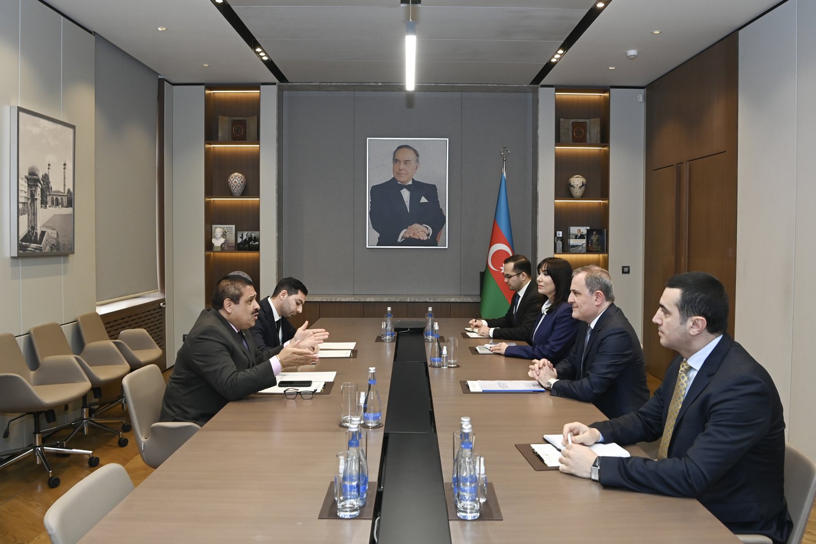   Azerbaijani FM receives ambassador of Colombia  