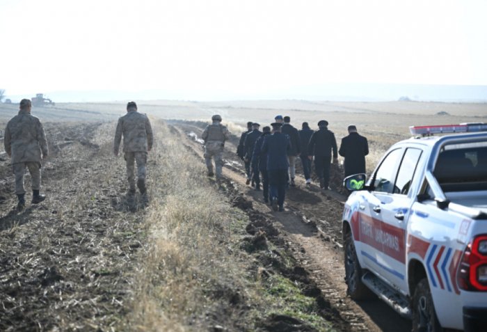 Libyan military delegation examining wreckage of crashed jet in Ankara