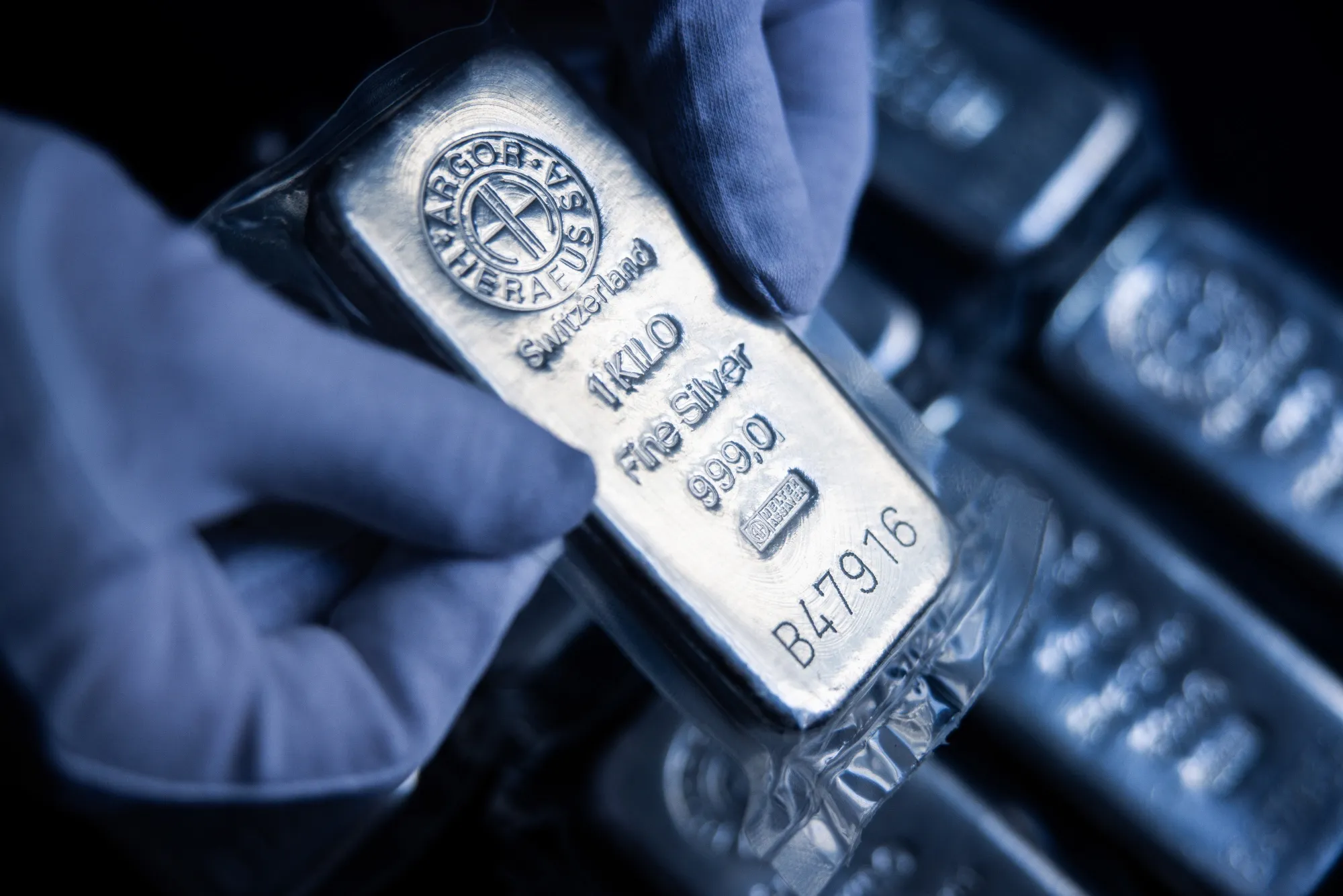 Silver hits new all-time high