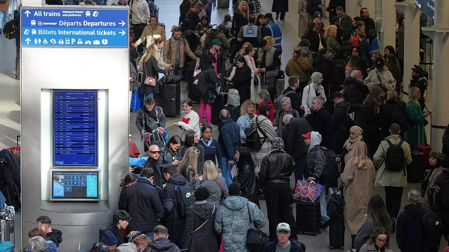 Eurostar service disrupted after power supply problem in Channel Tunnel