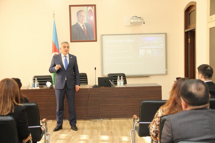 VK sədri ədliyyə orqanlarına qəbul olunanlara icbari tədris keçib |    FOTO   