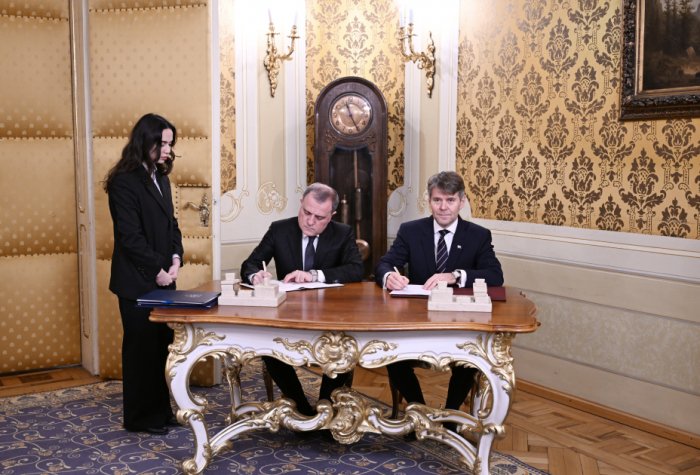   Azerbaijan, Slovakia sign several documents in Bratislava  