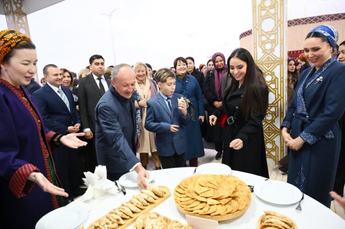 Leyla Aliyeva visits exhibition of Turkmen national cuisine
