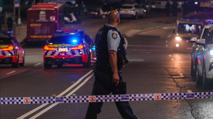  At least 16 killed in shooting at Sydney beach  