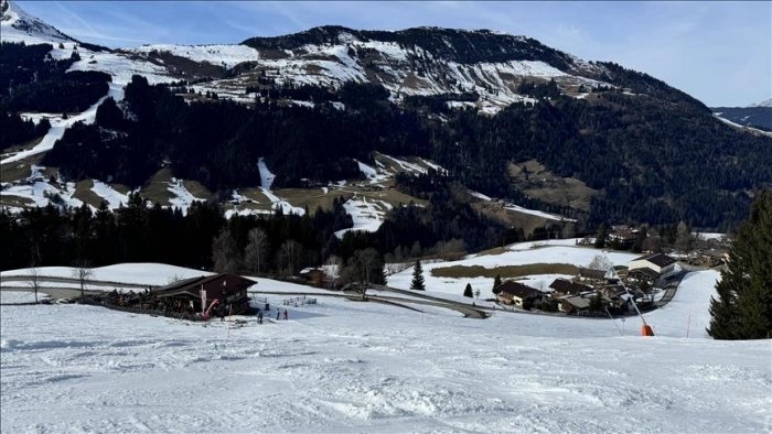 Climate change shrinks Austrian Alps glaciers, threatening tourism and wildlife