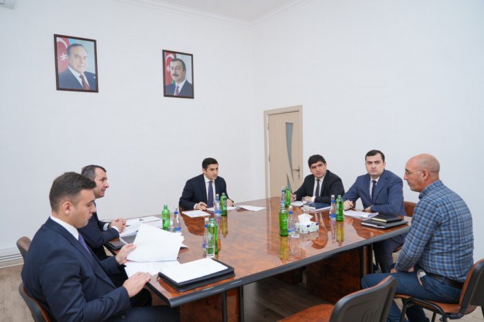 Fərid Əhmədov Bərdədə vətəndaşları qəbul edib  
