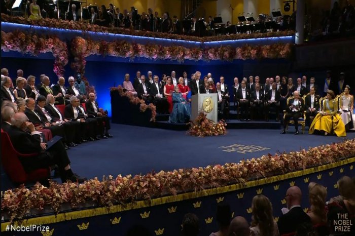 2025-ci ilin Nobel mükafatı Stokholmda laureatlara təqdim edilib  
