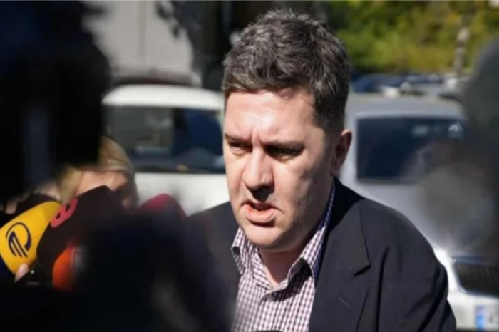 Gürcüstanın keçmiş müdafiə naziri saxlanılıb  
