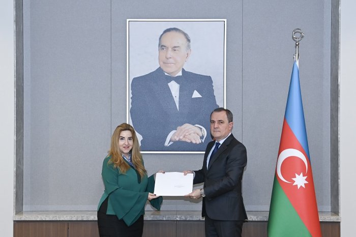 Yunanıstanın yeni səfiri Ceyhun Bayramovla görüşüb
