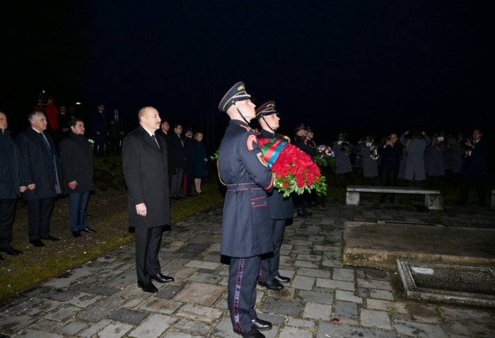 Presidents of Azerbaijan and Slovakia visited Gate of Freedom Memorial in Bratislava