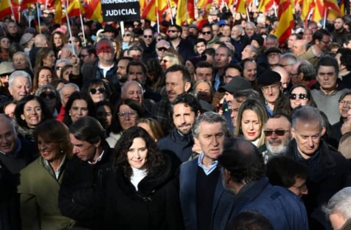    İspaniyada etiraz aksiyası:    “Mafiya, yoxsa demokratiya?”        