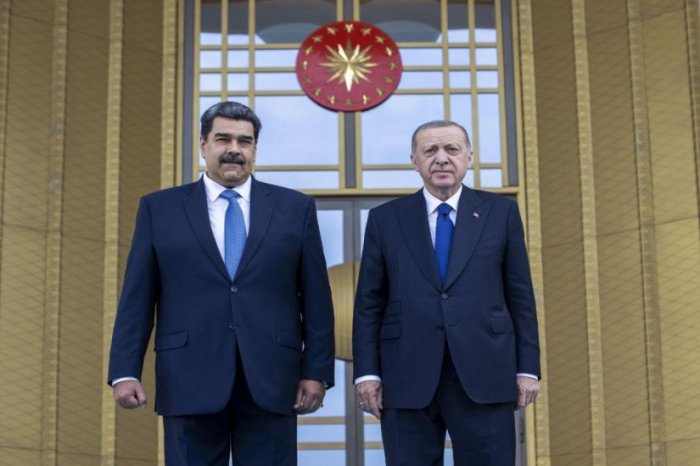 Ərdoğan Maduroyla telefonla danışıb