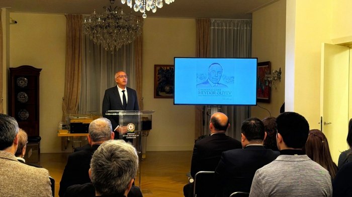 Ulu Öndərin xatirəsi Niderlandda anılıb
