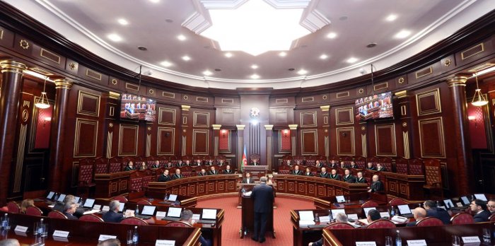 Ali Məhkəmə Plenumunun növbəti iclası keçirilib