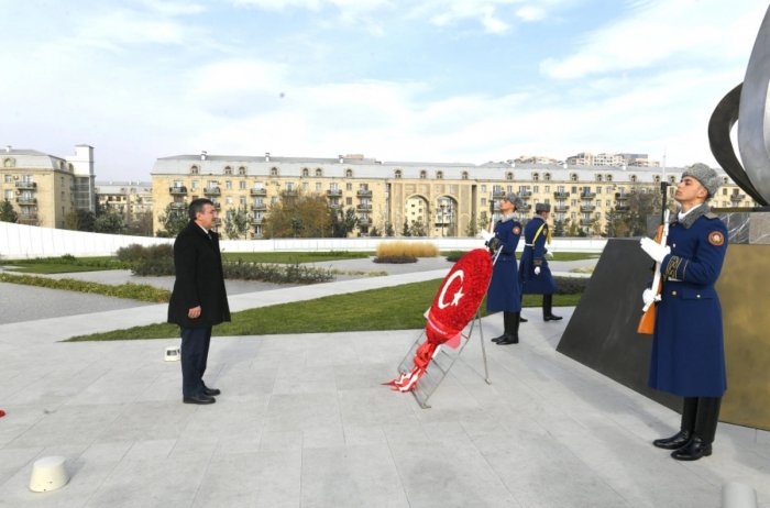   Cevdet Yılmaz besuchte den Siegespark  