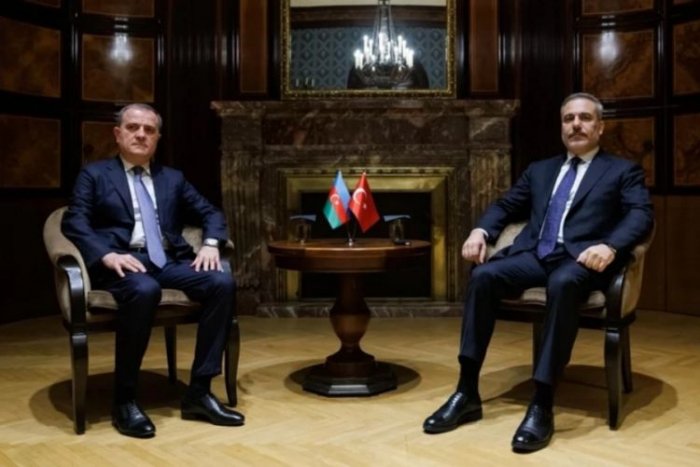   In Wien fand ein Treffen zwischen Jeyhun Bayramov und Hakan Fidan statt  