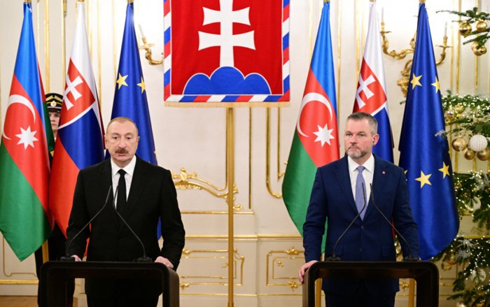Prezidentlər mətbuata bəyanatlarla çıxış ediblər  
