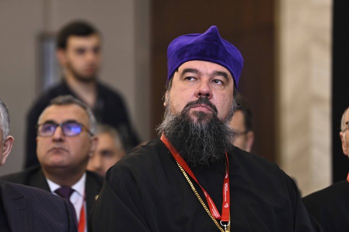    Smirnov:    "Azərbaycanda spesifik dini tolerantlıq dinc birgəyaşayışında özünü göstərir"